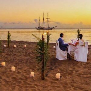 Beach Weddings Abroad Anse Chastanet Wedding Wedding Dining On Beach