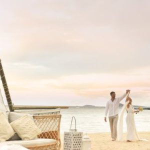 Beach Wedding Abroad Canonnier Beachcomber Golf Resort & Spa Wedding Beach Wedding Couple1