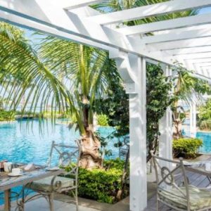 Beach Wedding Abroad Sugar Beach Mauritius Wedding Dining By The Pool